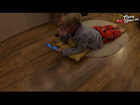 ❤️ Traks Blondīne sūc milzīgu locekli sūc un lēkā uz tā - anālais sekss ☑ Super porno pie mums ❤