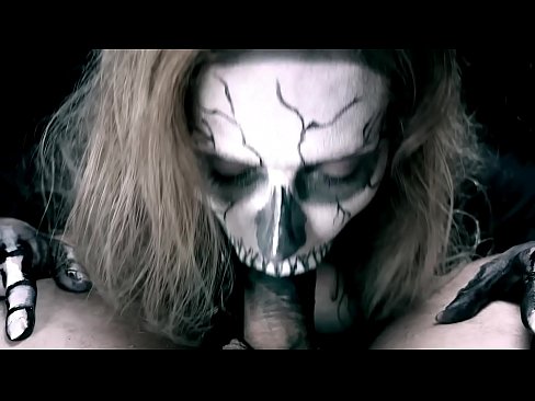 ❤️ Demoniska meitene sūc locekli ar savu melno muti un norij spermu. ☑ Super porno pie mums ❤